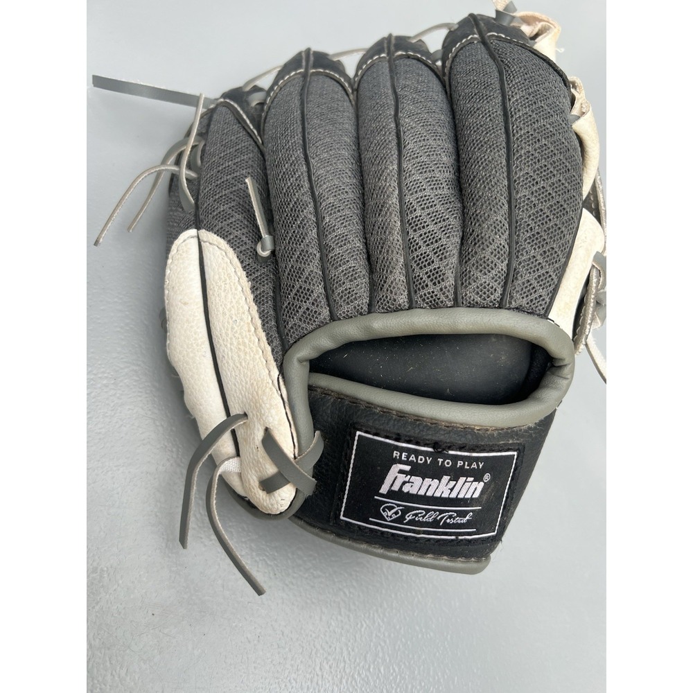Franklin 22810-9 1/2" Youth Black & White Baseball Glove - Left Hand Glove